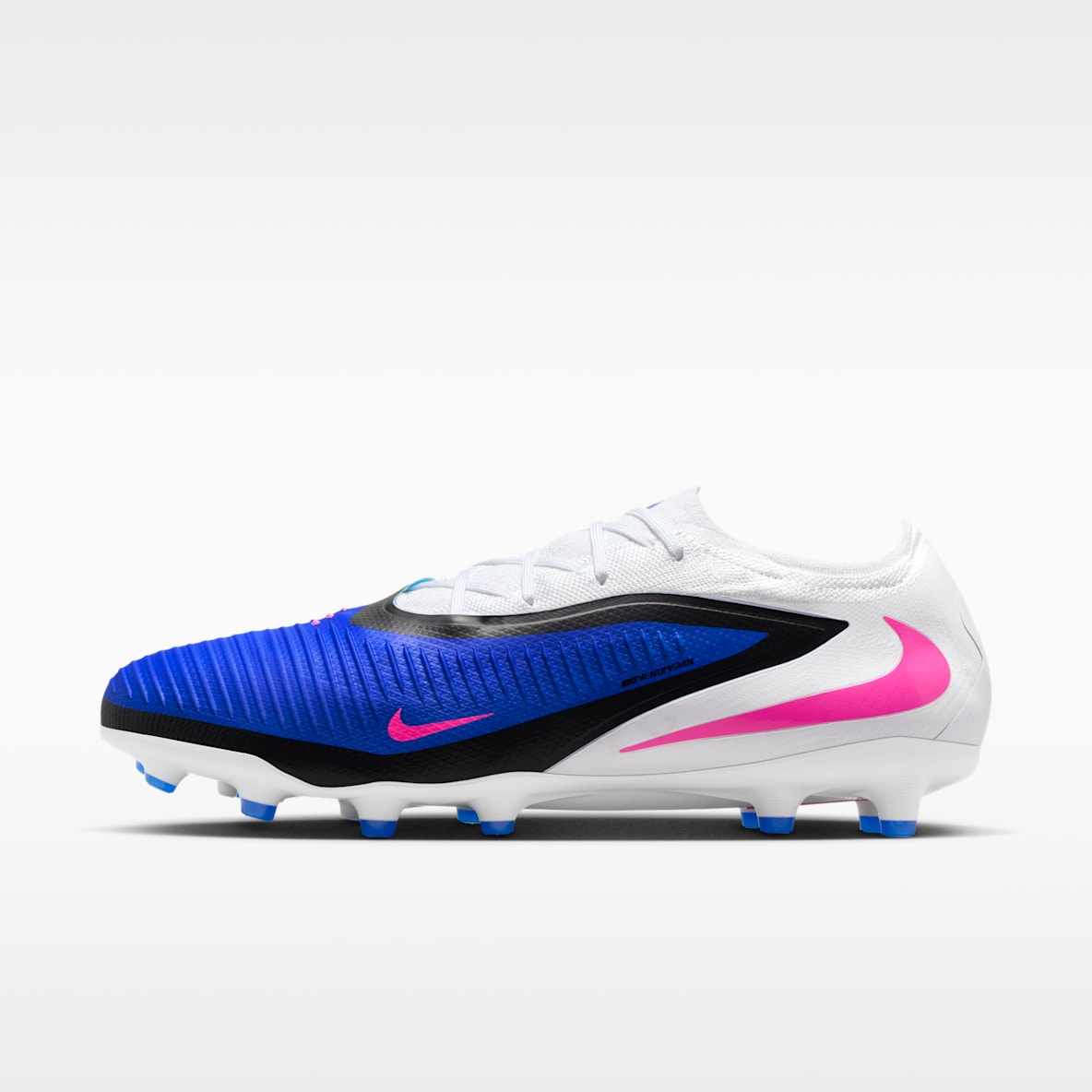 Blue Nike Flyknit Shoes. Nike.com